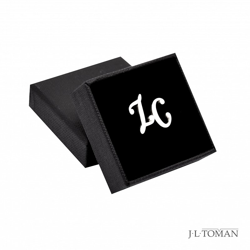 Stříbrná ozdoba do klopy s monogramem ZC