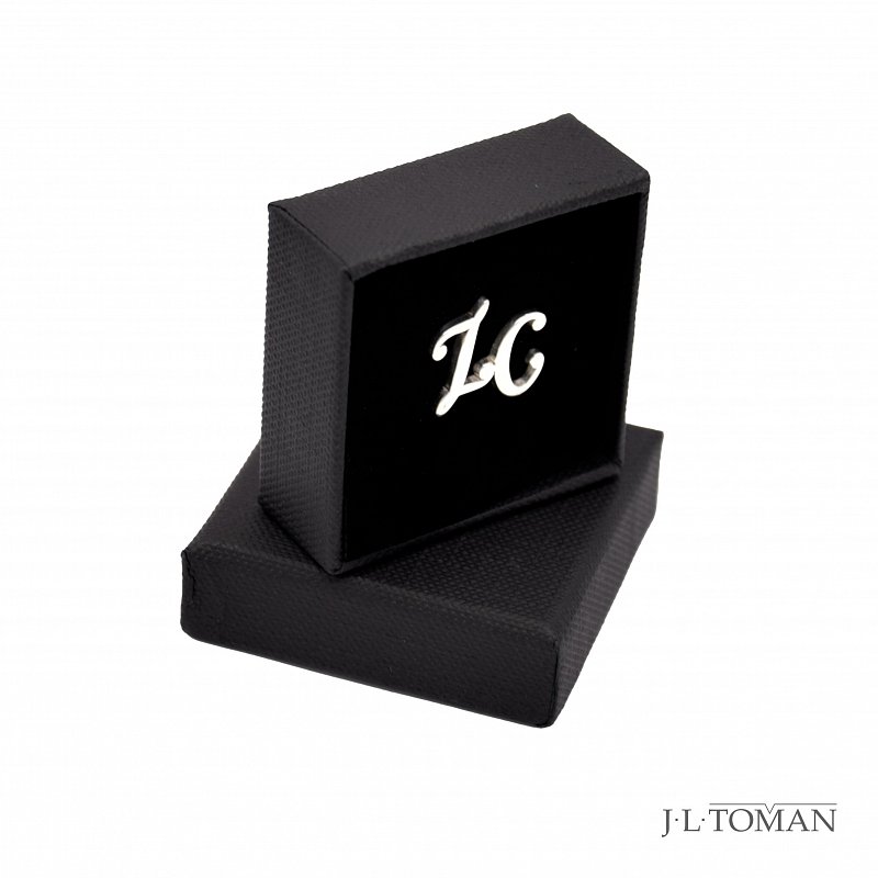 Stříbrná ozdoba do klopy s monogramem ZC